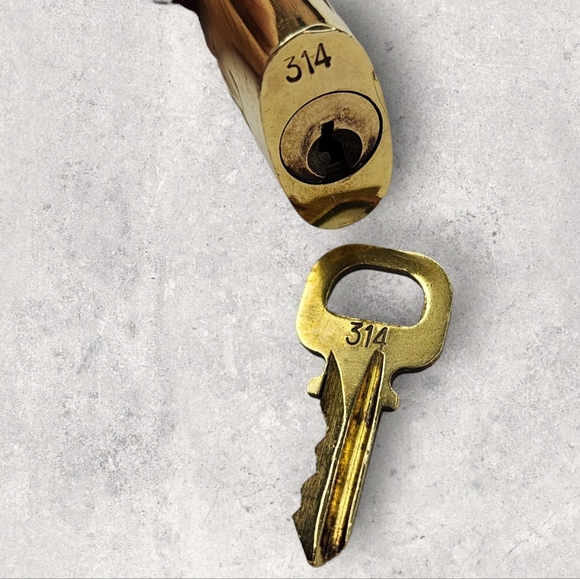 LV Louis Vuitton Lock and Key #314 - Picture 4 of 4